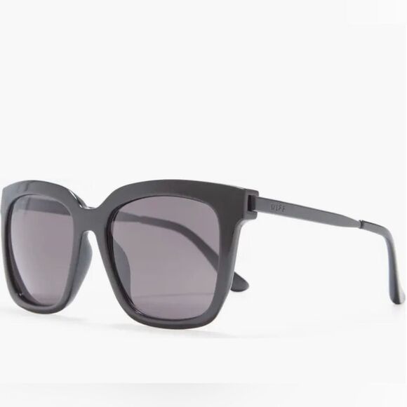 Hailey 54mm Square Sunglasses with Gradient Lenses Color Matte Black/grey main image 4